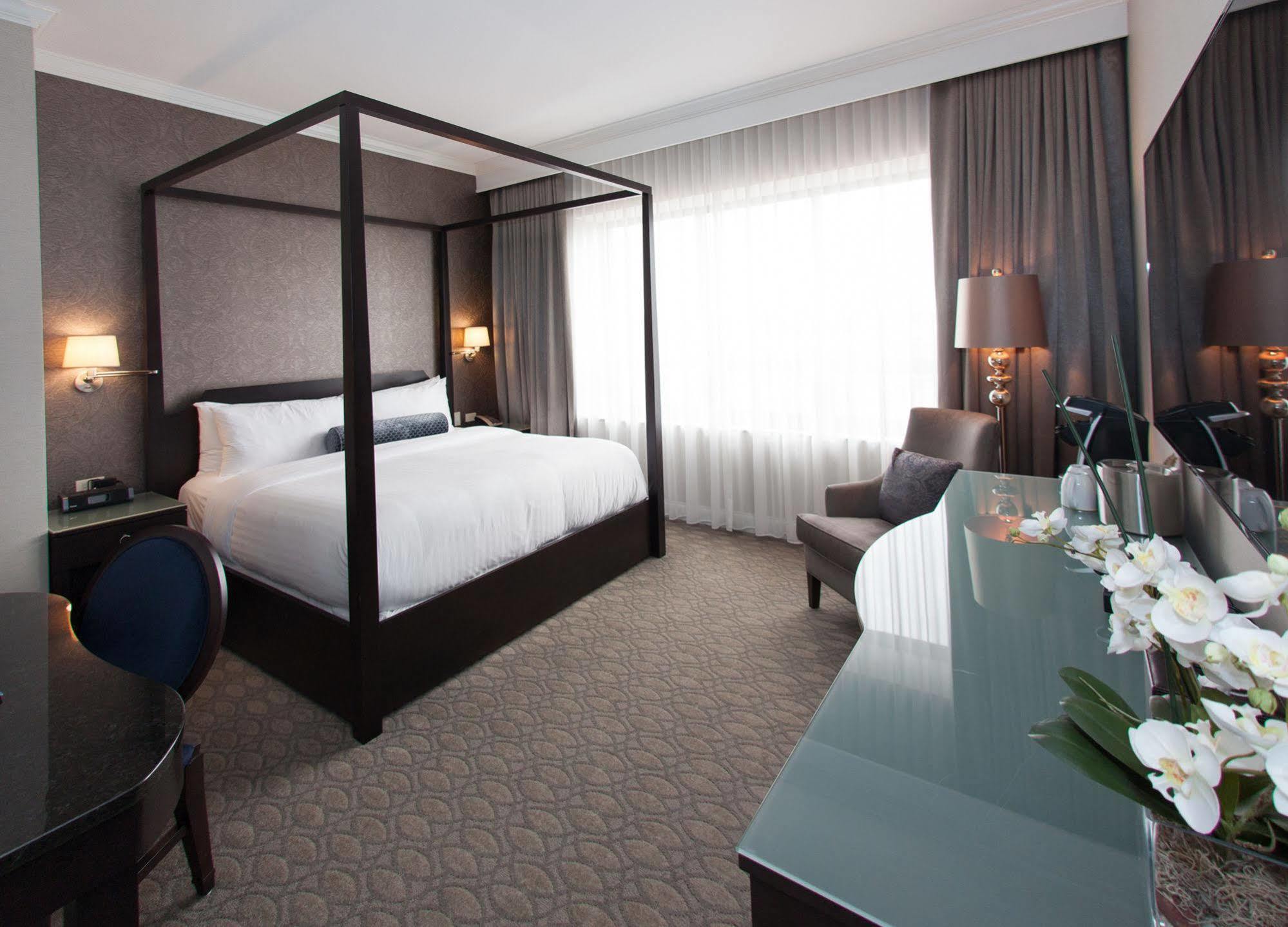 La Banque Hotel Homewood Eksteriør billede