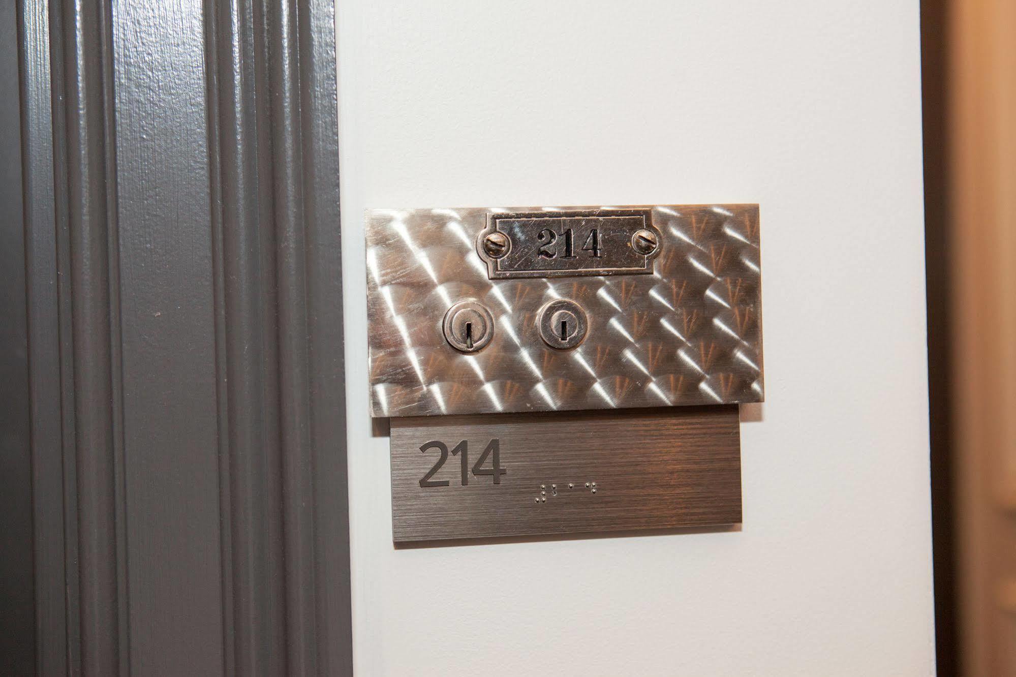 La Banque Hotel Homewood Eksteriør billede